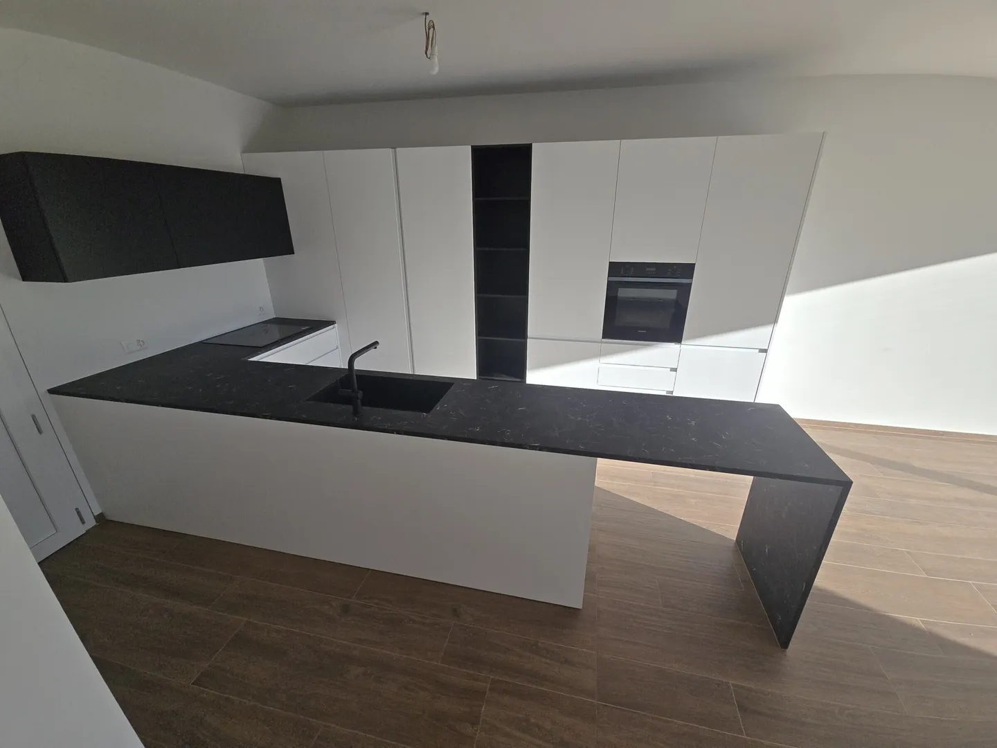 MODERN AND NEW 5.5-ROOM VILLAS WITH GARDEN IN MANNO - Photo 3 of 9