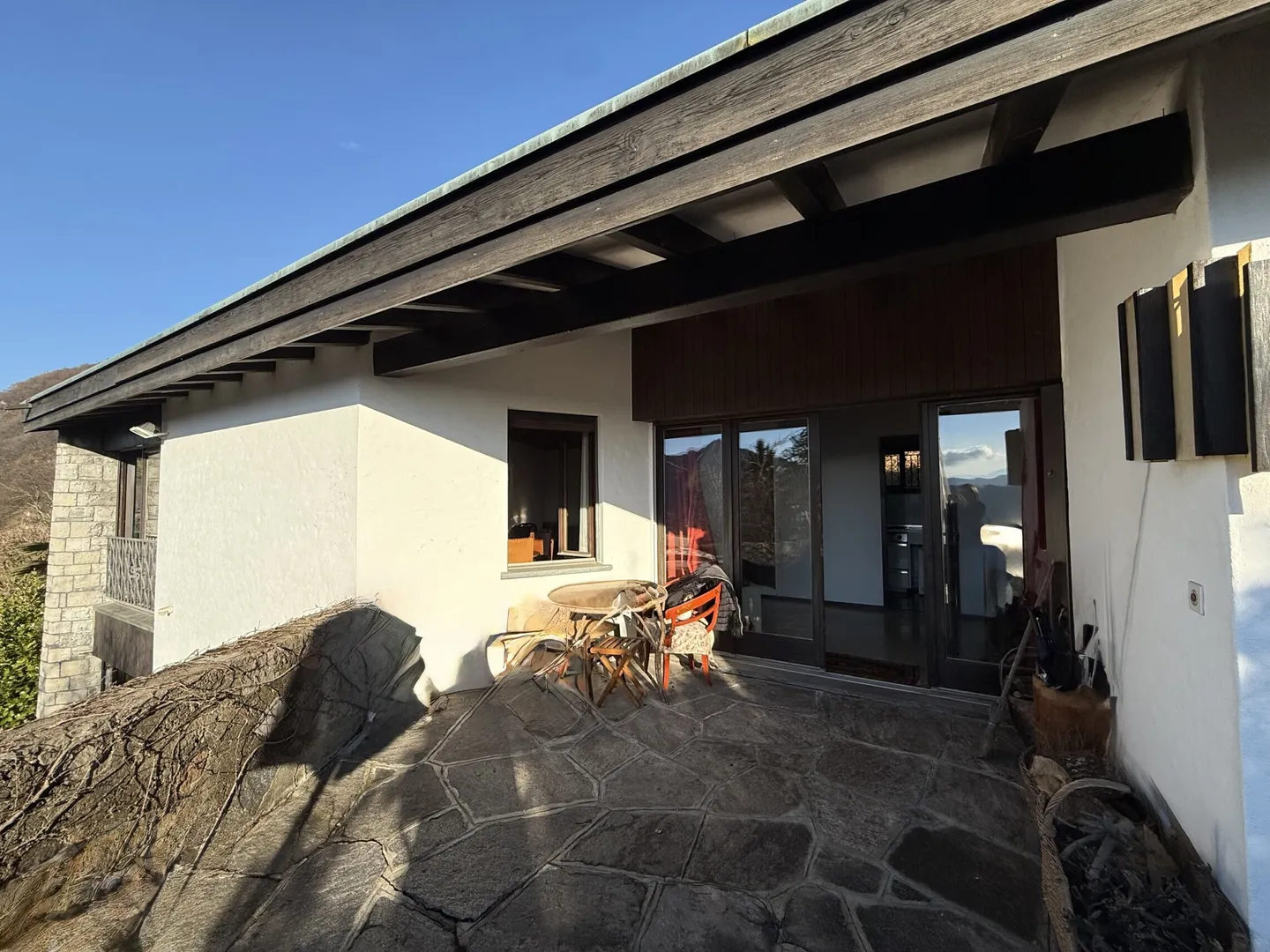 GERÄUMIGES HAUS MIT 4,5 ZIMMERN UND WUNDERSCHÖNEM SEEBLICK IN AROGNO - Foto 8 von 8