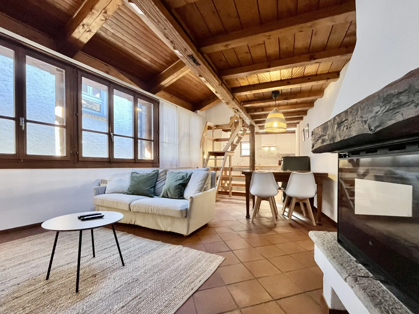 ZU VERMIETEN 3.5-ZIMMER MÖBLIERTES HAUS IN MORCOTE - Foto 1 von 9