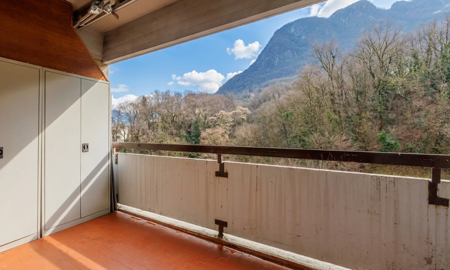 HELLER MÖBLIERTER 3.5-ZIMMER-APARTMENT IN PAZZALLO - Foto 2 von 10