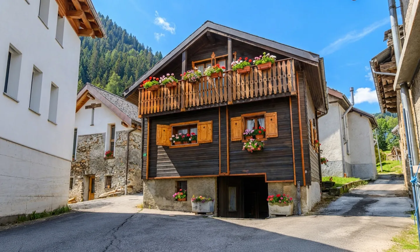 SPACIOUS RENOVATED RUSTIC WITH 10 ROOMS IN THE VAL DI BLENIO - Photo 1 of 13
