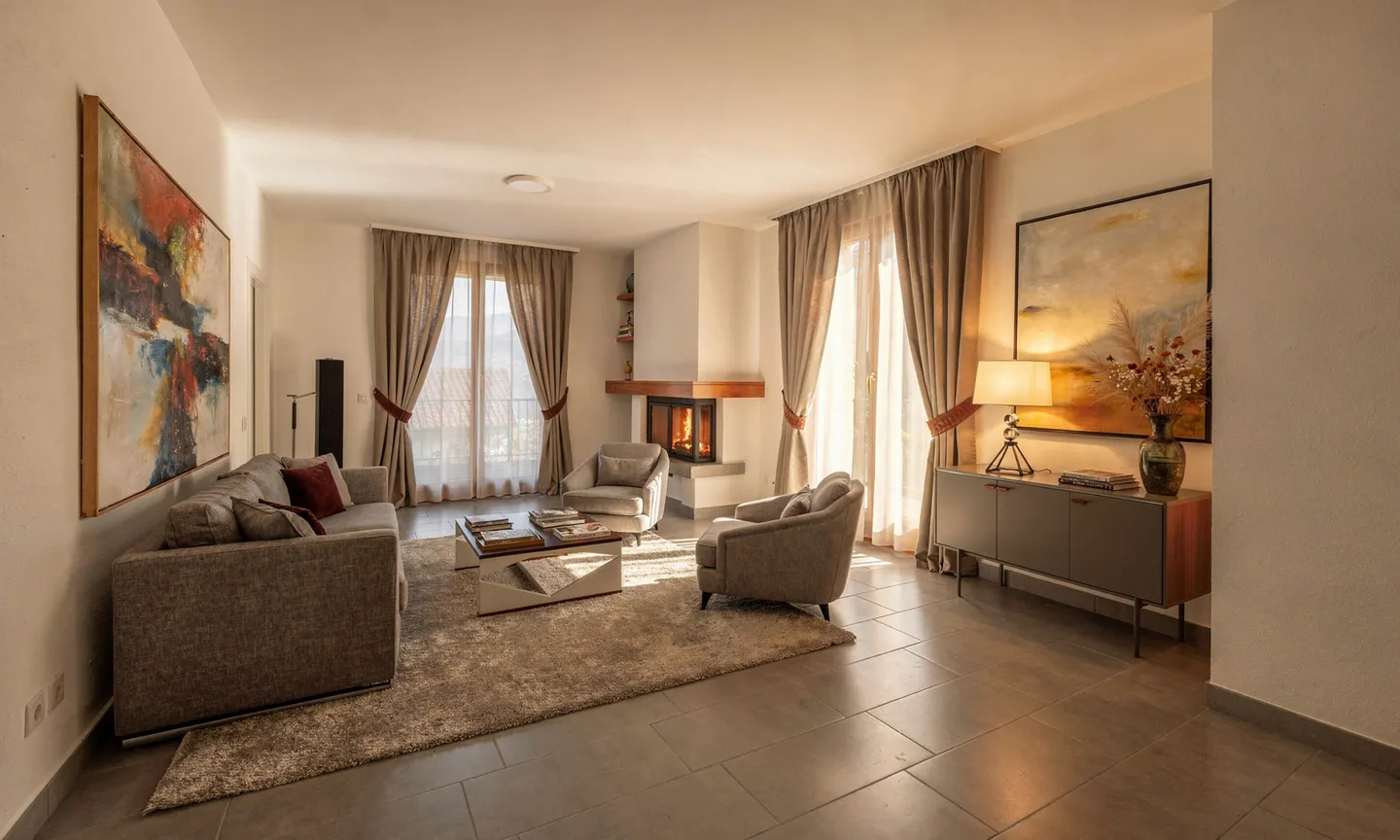 INDEPENDENT 4.5-ROOM UNIT WITH PRIVATE GARDEN IN MANNO - Photo 2 of 10