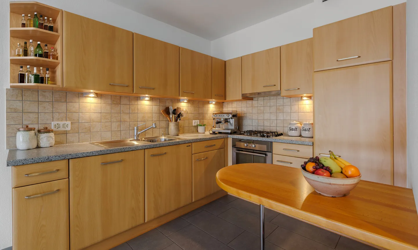 INDEPENDENT 4.5-ROOM UNIT WITH PRIVATE GARDEN IN MANNO - Photo 4 of 10