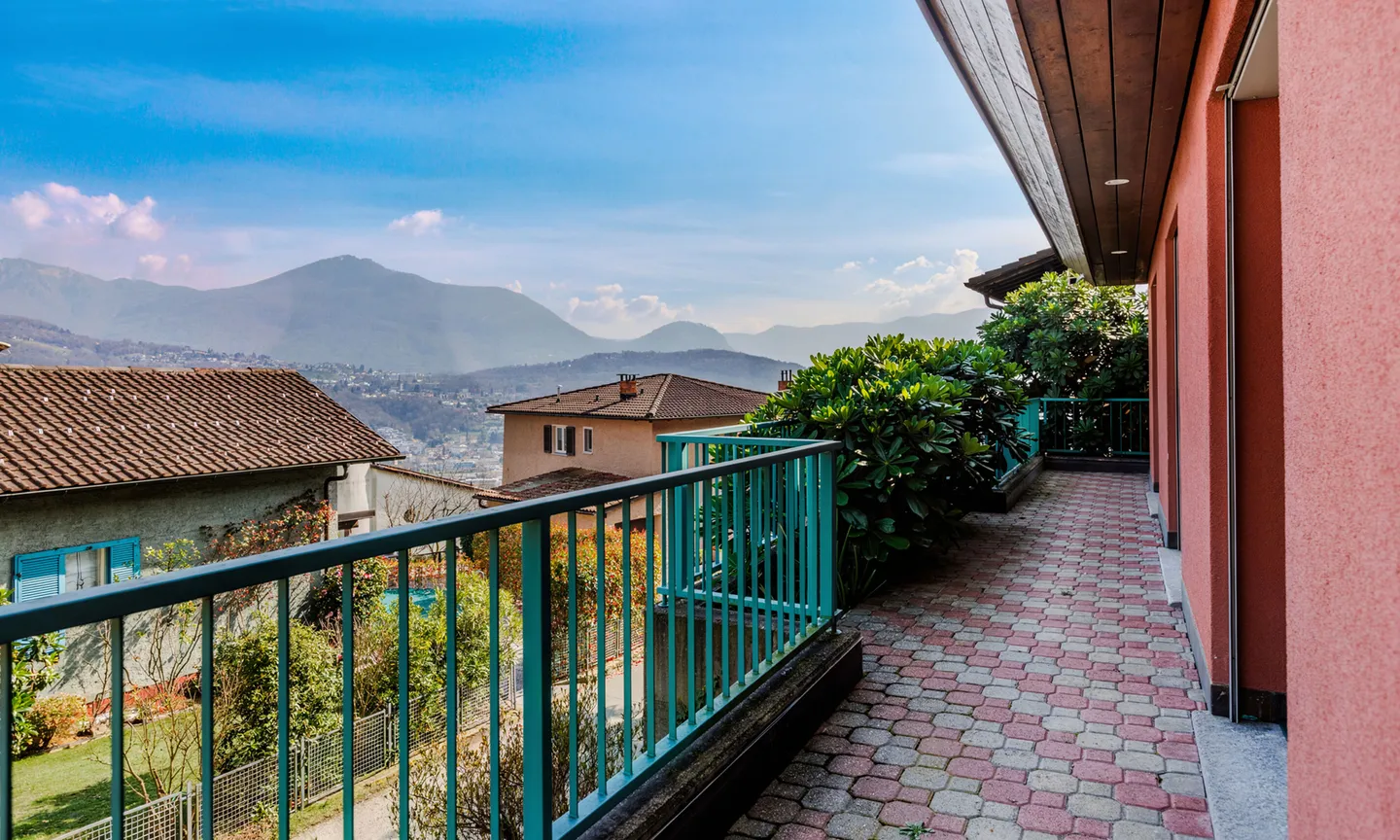 INDEPENDENT 4.5-ROOM UNIT WITH PRIVATE GARDEN IN MANNO - Photo 8 of 10