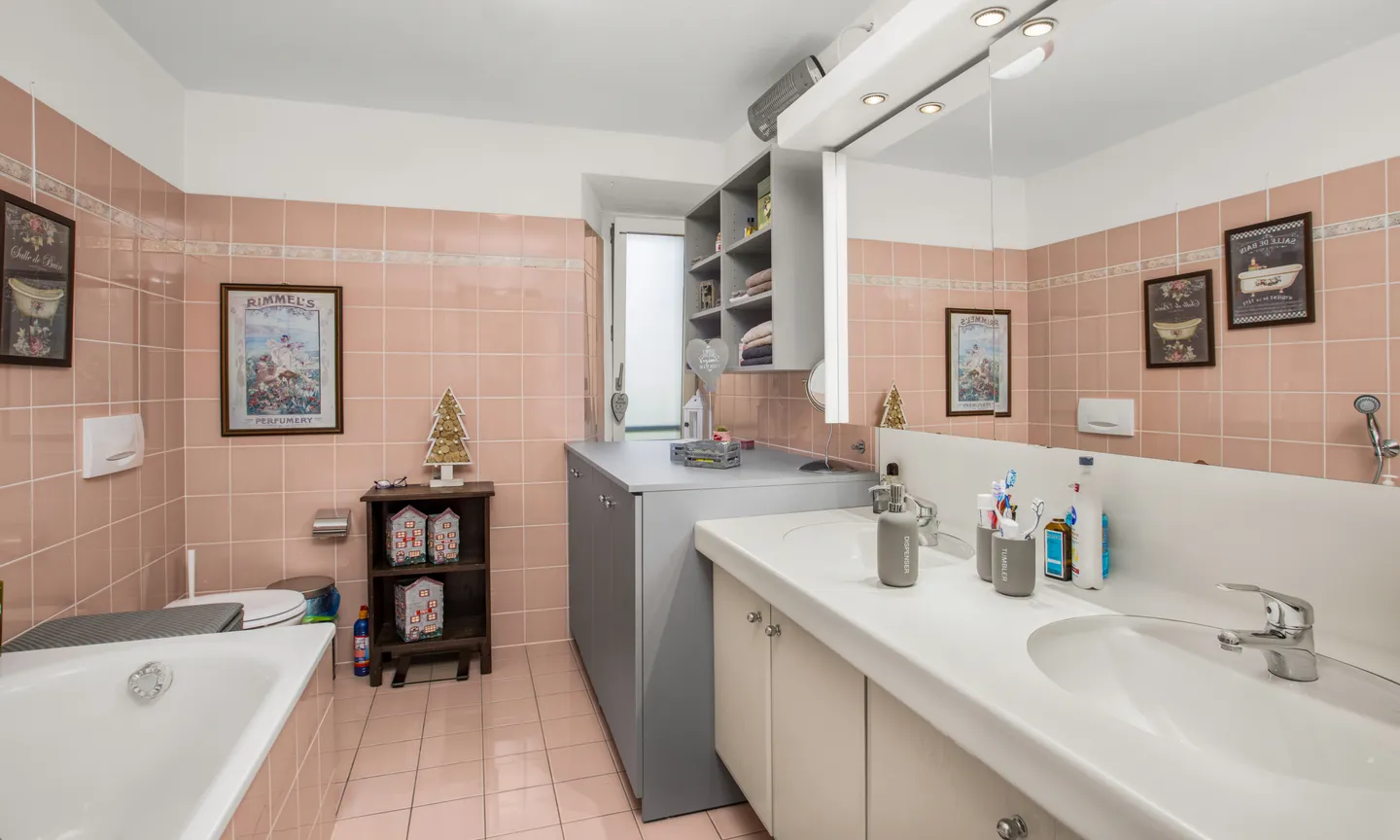 ZWEIFAMILIENHAUS MIT 7 ZIMMERN UND TERRASSE IN CURIO - Foto 13 von 13