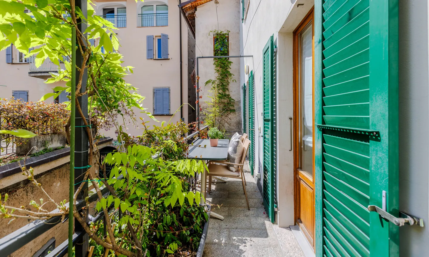 ZWEIFAMILIENHAUS MIT 7 ZIMMERN UND TERRASSE IN CURIO - Foto 11 von 13