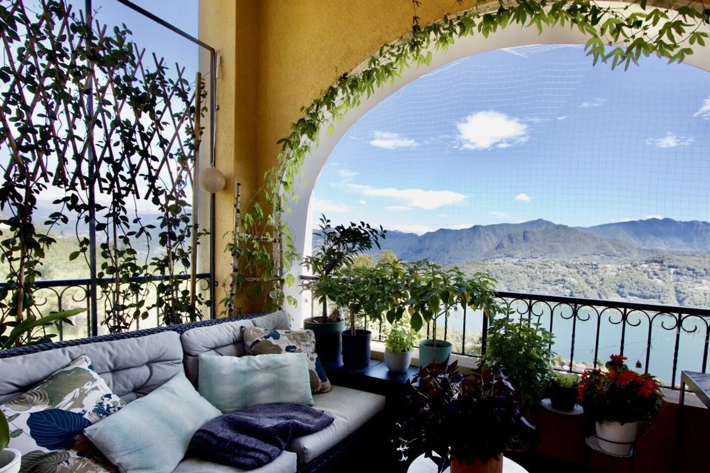 À LOUER 3.5 PIÈCES AVEC TERRASSE VUE SUR LE LAC À VERNATE - Photo 4 sur 9