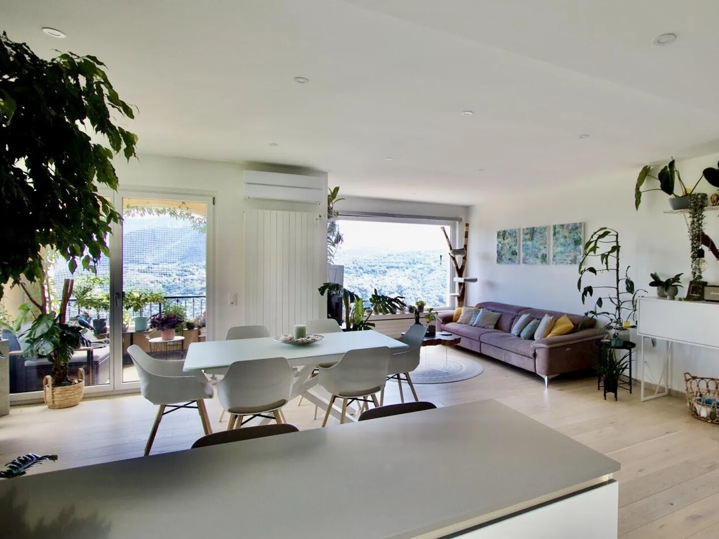 À LOUER 3.5 PIÈCES AVEC TERRASSE VUE SUR LE LAC À VERNATE - Photo 3 sur 9