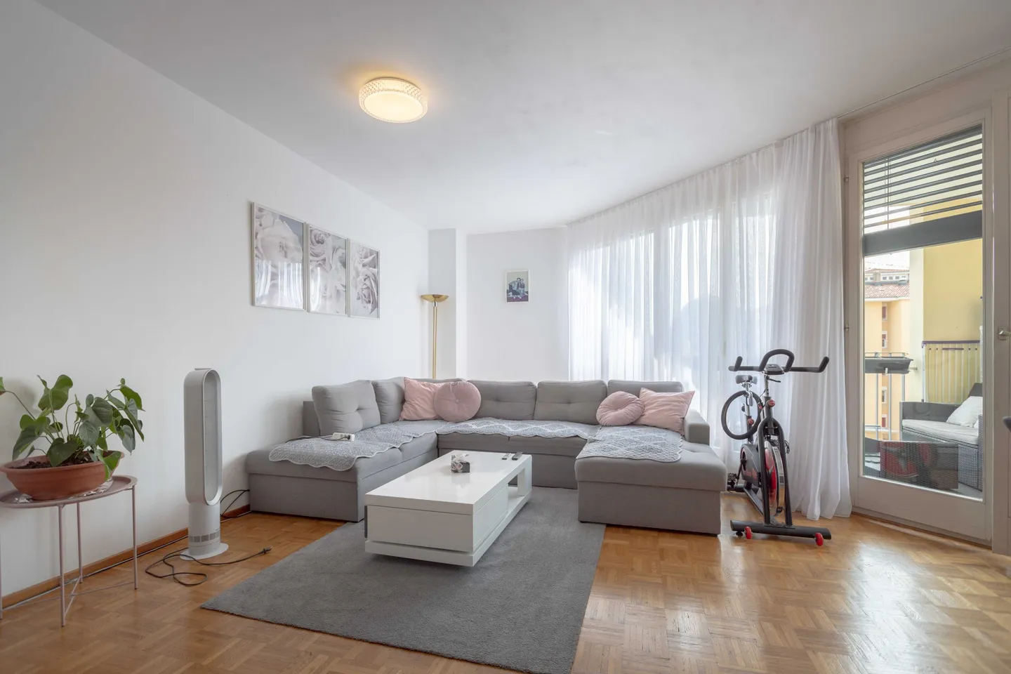 AMPIO 3.5 LOCALI CON TERRAZZA IN ZONA SERVITA A PREGASSONA - Foto 1 von 9