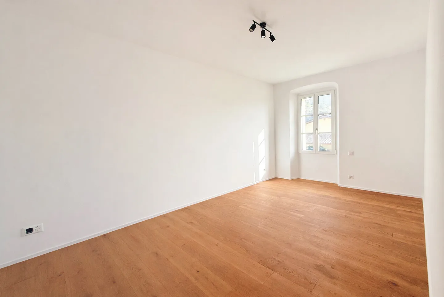 AMPIA CASA STORICA RISTRUTTURATA A NUOVO A PREGASSONA ALTA - Photo 8 of 11