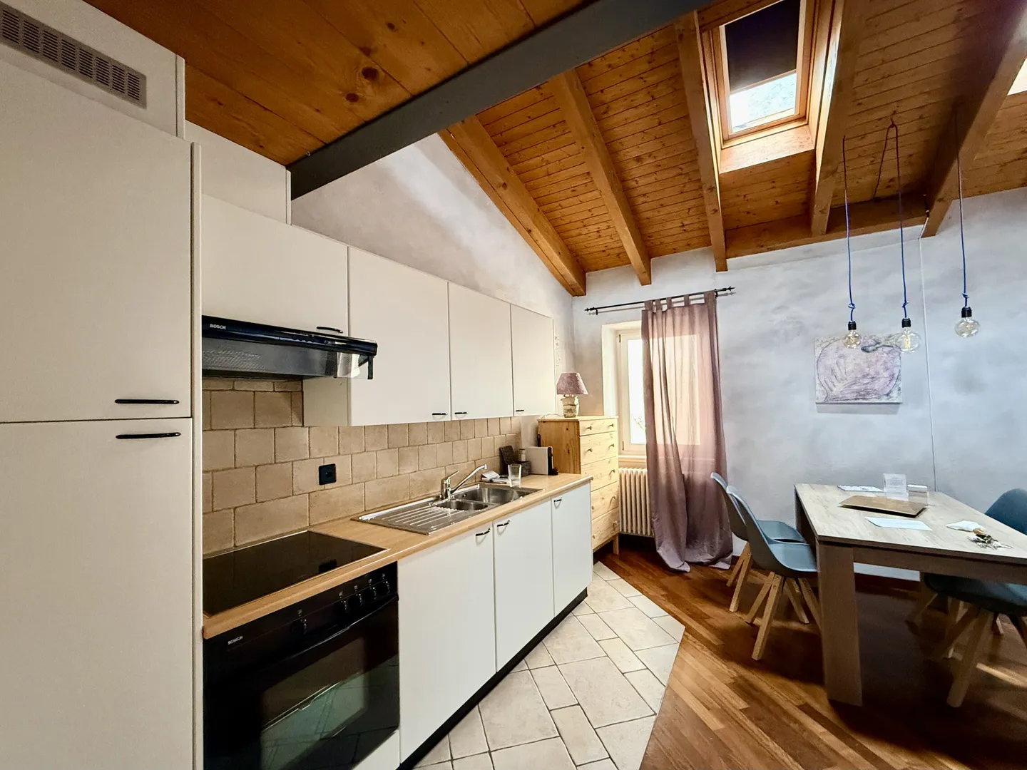 AFFITTASI GRAZIOSI MONOLOCALI IN PALAZZO STORICO A MORCOTE - Photo 5 sur 9