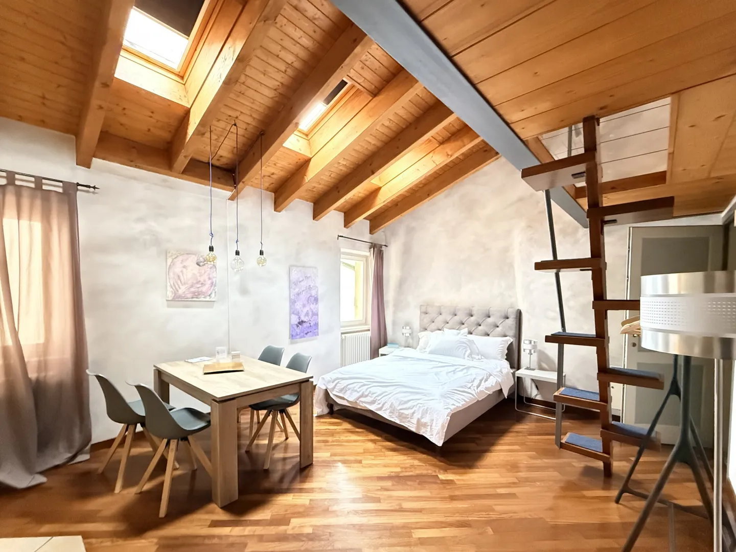 AFFITTASI GRAZIOSI MONOLOCALI IN PALAZZO STORICO A MORCOTE - Photo 1 sur 9