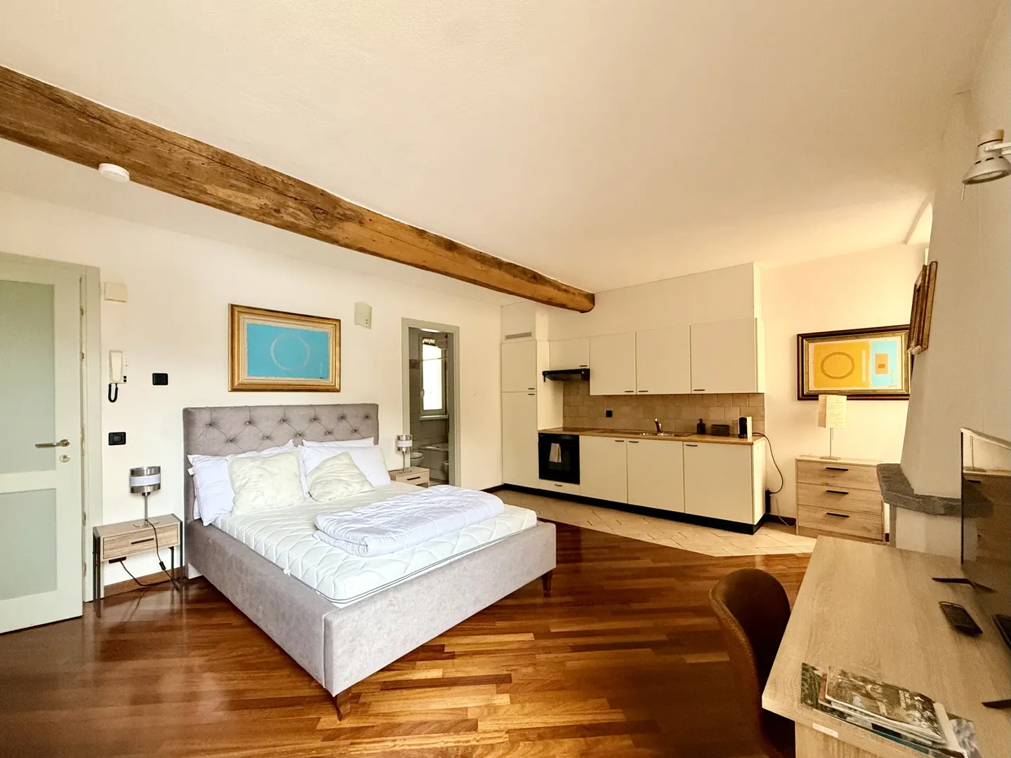 AFFITTASI GRAZIOSI MONOLOCALI IN PALAZZO STORICO A MORCOTE - Photo 7 sur 9