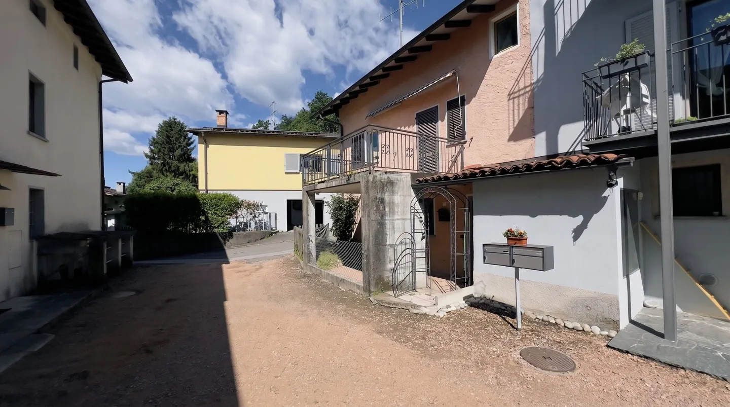 4,5-Zimmer-Haus zur Renovierung in Sessa - Tresa - Foto 8 von 9