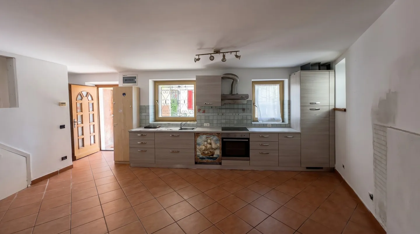 4,5-Zimmer-Haus zur Renovierung in Sessa - Tresa - Foto 1 von 9