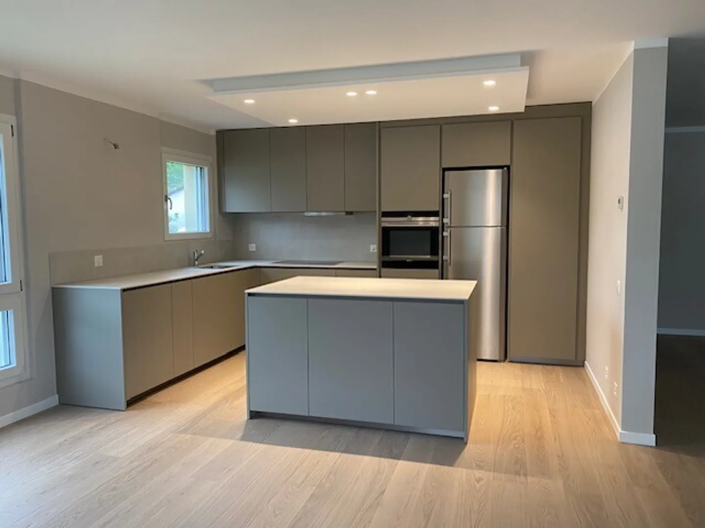 MERVEILLEUX ET MODERNE 3.5 PIÈCES AVEC BELLE TERRASSE À VEZIA - Photo 6 sur 9