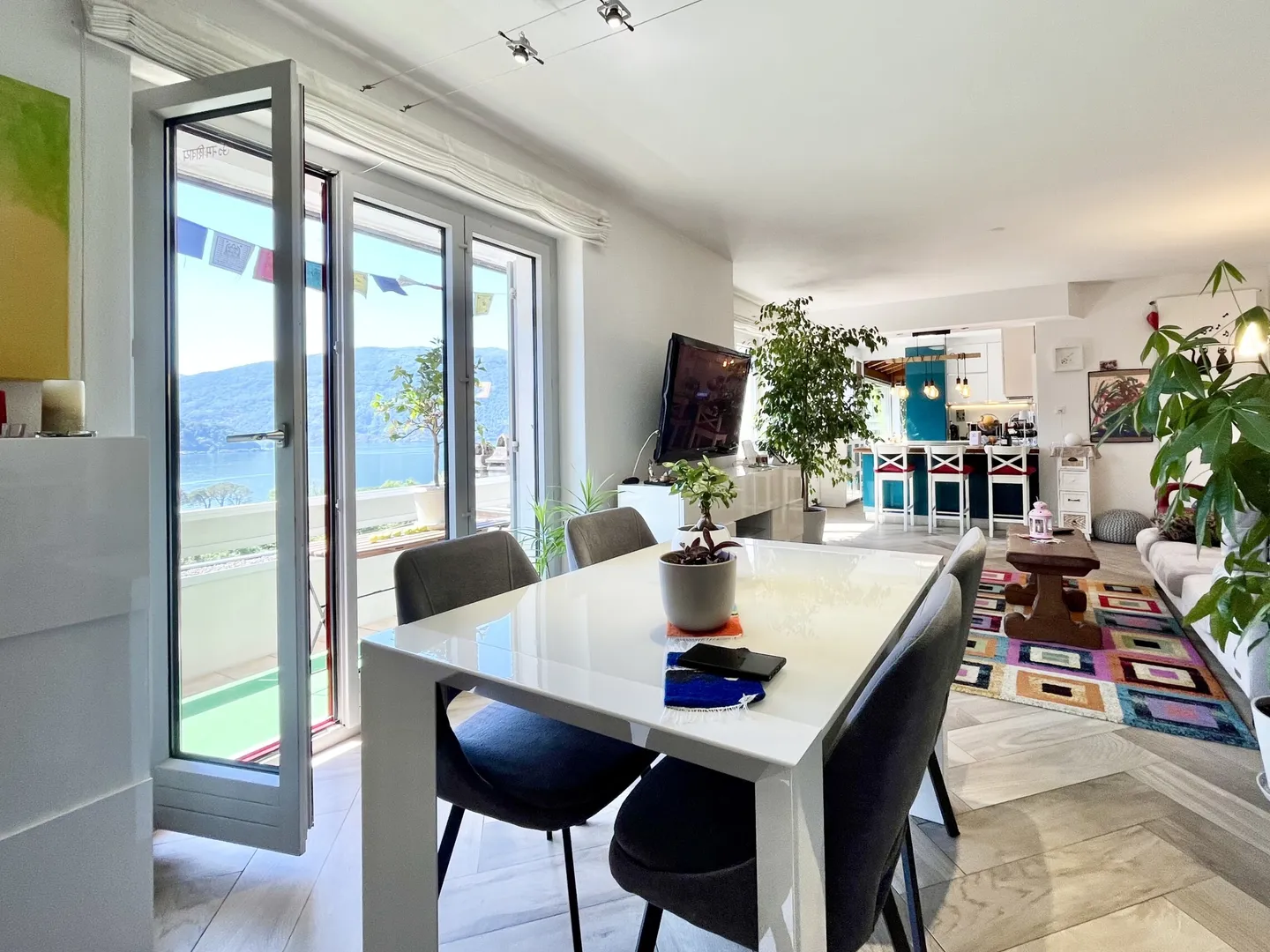 Charming Semi-Detached House 6.5 Rooms with Lake View in Maroggia - Photo 2 of 9