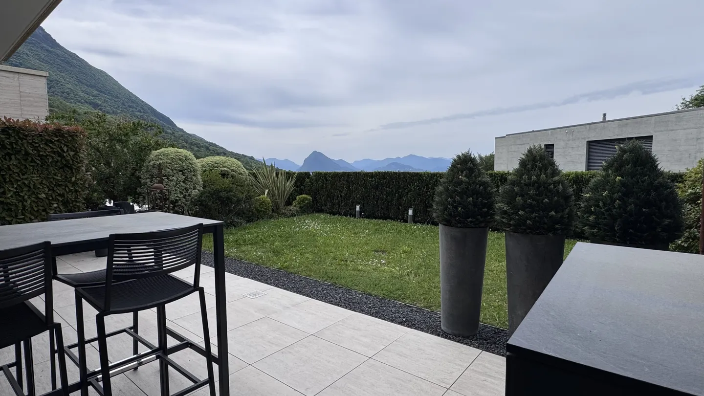 STUNDEVOLLES 2.5 ZIMMER HOCHWERTIGE WOHNUNG MIT GARTEN IN CADRO - Foto 7 von 9