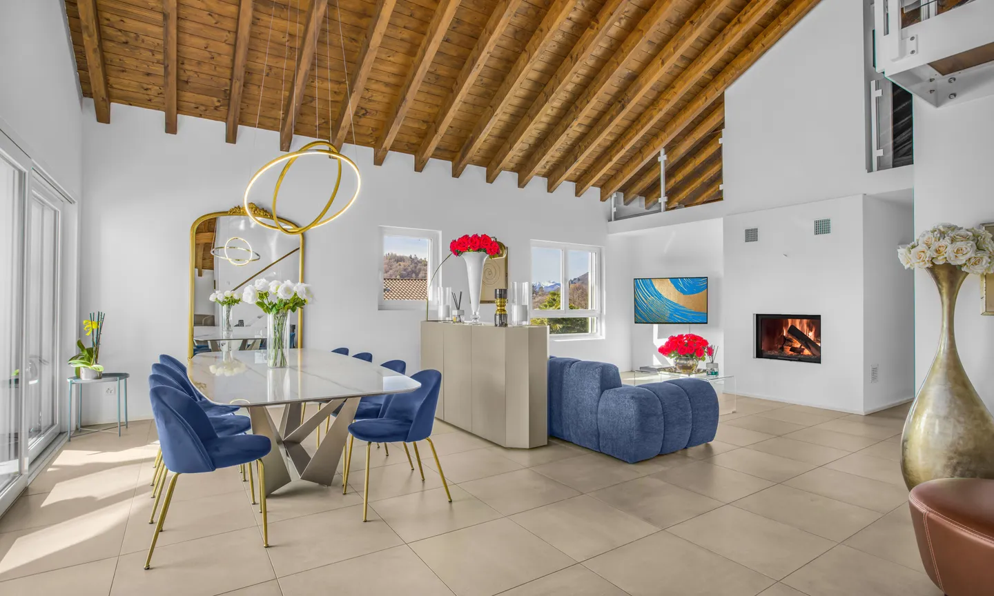 FOR RENT: SPACIOUS AND SPLENDID PENTHOUSE WITH 5 ROOMS IN CURIO - Photo 1 of 11