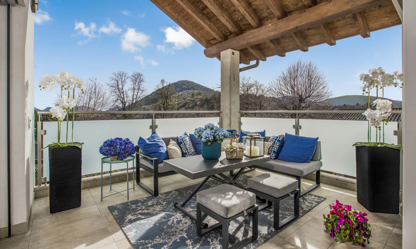 FOR RENT: SPACIOUS AND SPLENDID PENTHOUSE WITH 5 ROOMS IN CURIO - Photo 2 of 11