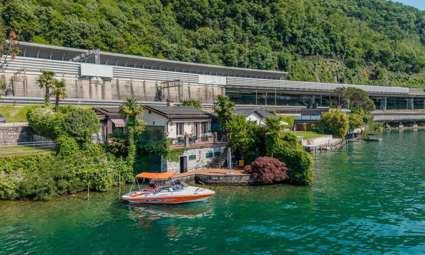 Exclusive - Waterfront Jewel with Dock in Bissone - Photo 9 of 9