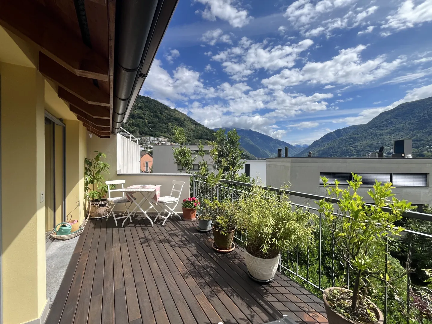 MODERN NUCLEUS HOUSE WITH PRIVATE GARDEN IN MONTE CARASSO - Photo 3 of 9