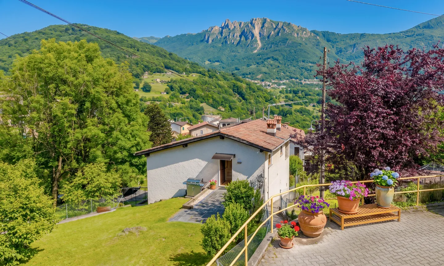 SCHÖNES TICINESE HAUS MIT BAULAND IN LUGAGGIA - Foto 11 von 12