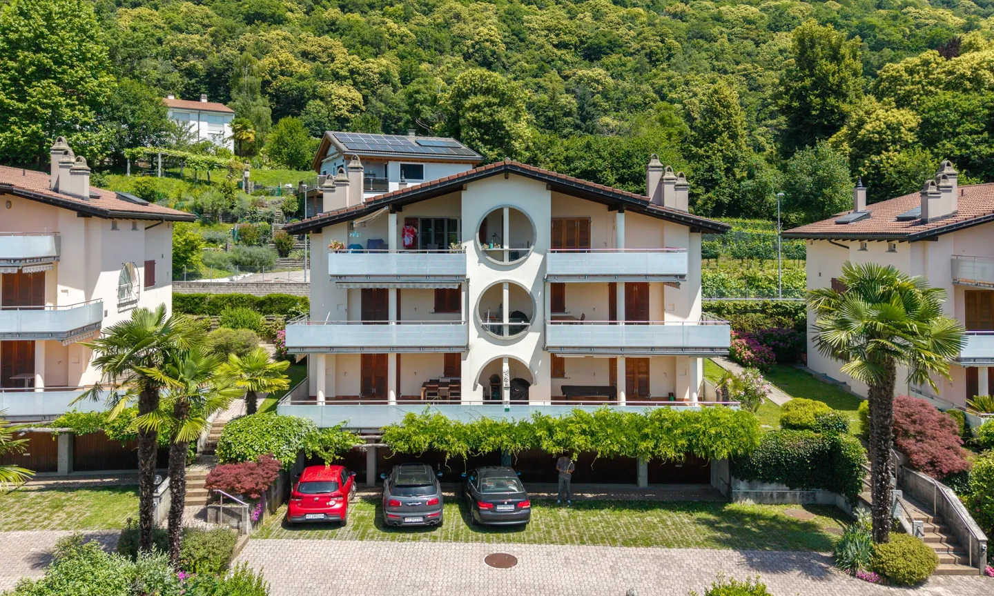 LUMINEUX MODERNE 3.5 PIÈCES MEUBLÉ AVEC TERRASSE À ASTANO - Photo 7 sur 9