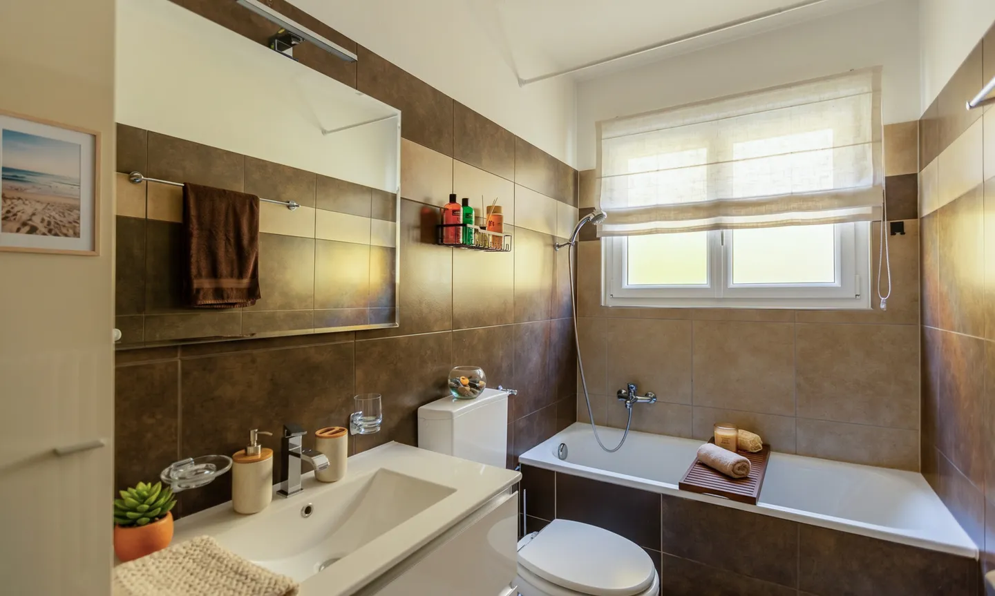 LARGE AND MODERN 3.5 ROOMS COMPLETELY RENOVATED IN TAVERNE - Photo 6 of 8