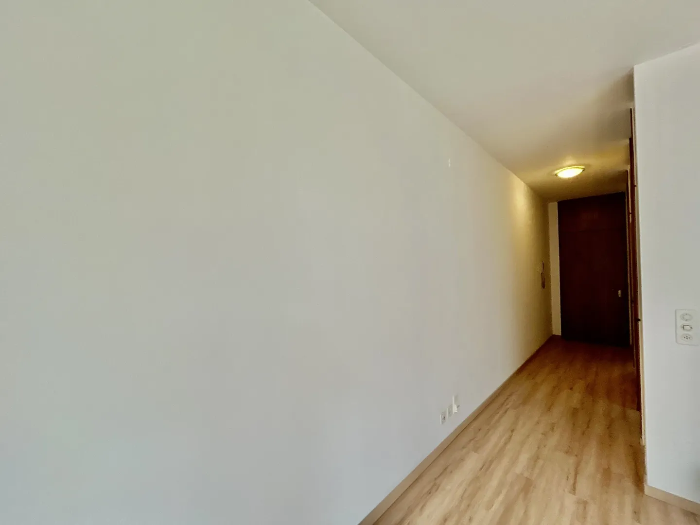 RENT BRIGHT STUDIO OF 37 SQM IN LUGANO - Photo 5 of 8