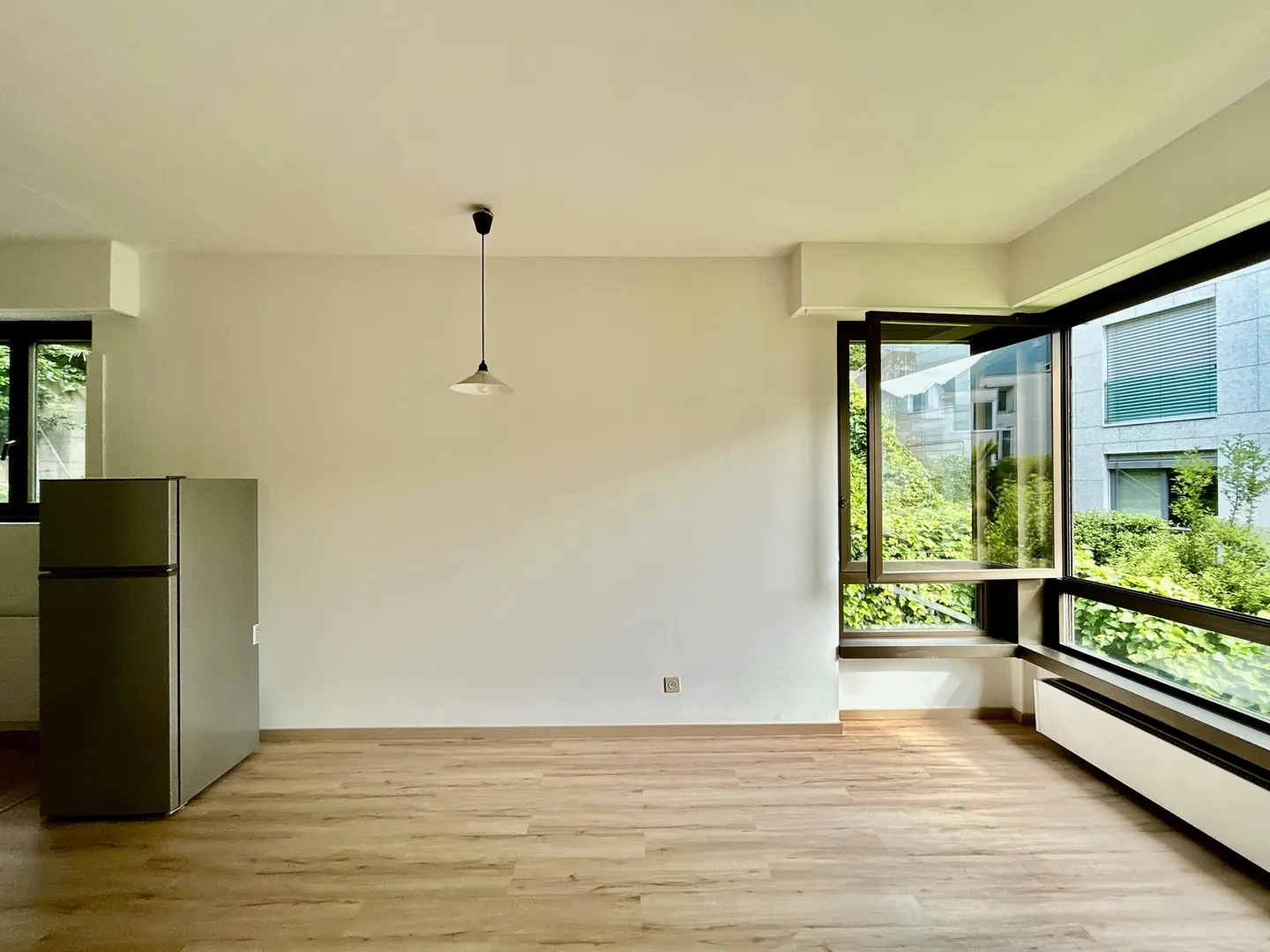 RENT BRIGHT STUDIO OF 37 SQM IN LUGANO - Photo 3 of 8