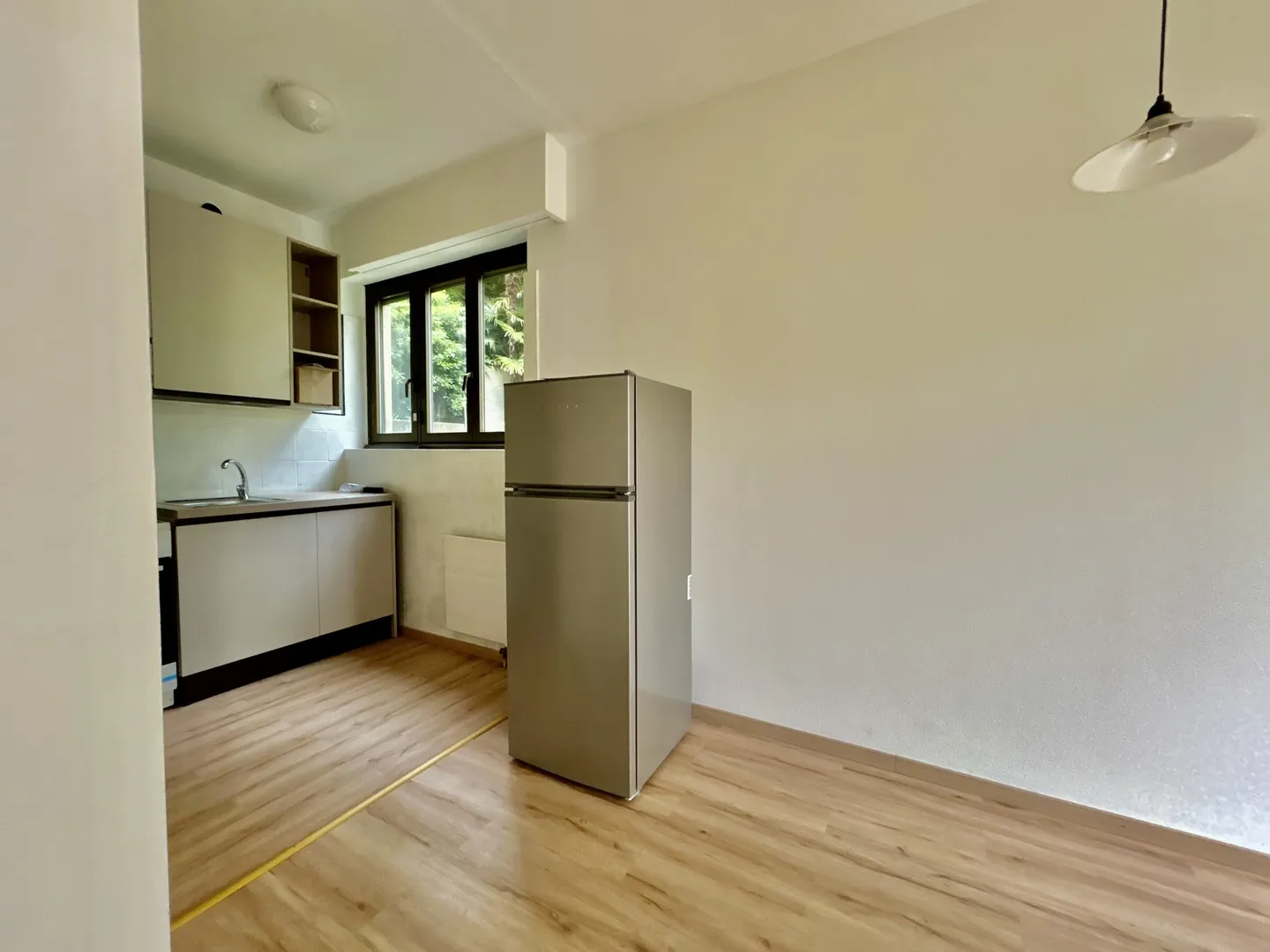 RENT BRIGHT STUDIO OF 37 SQM IN LUGANO - Photo 4 of 8