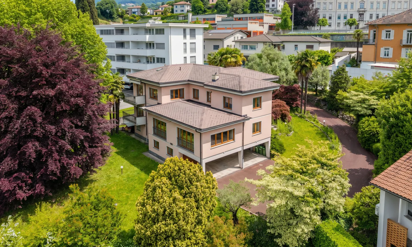 PRESTIGIÖSE VILLA MIT 9,5 ZIMMERN UND GROSSEM GRUNDSTÜCK IN VACALLO - Foto 9 von 13