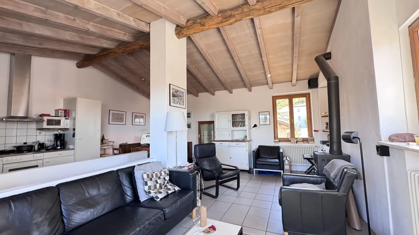 MAISON SPACIEUSE ET CARACTÉRISTIQUE DE 6,5 PIÈCES À CADRO - Photo 1 sur 10