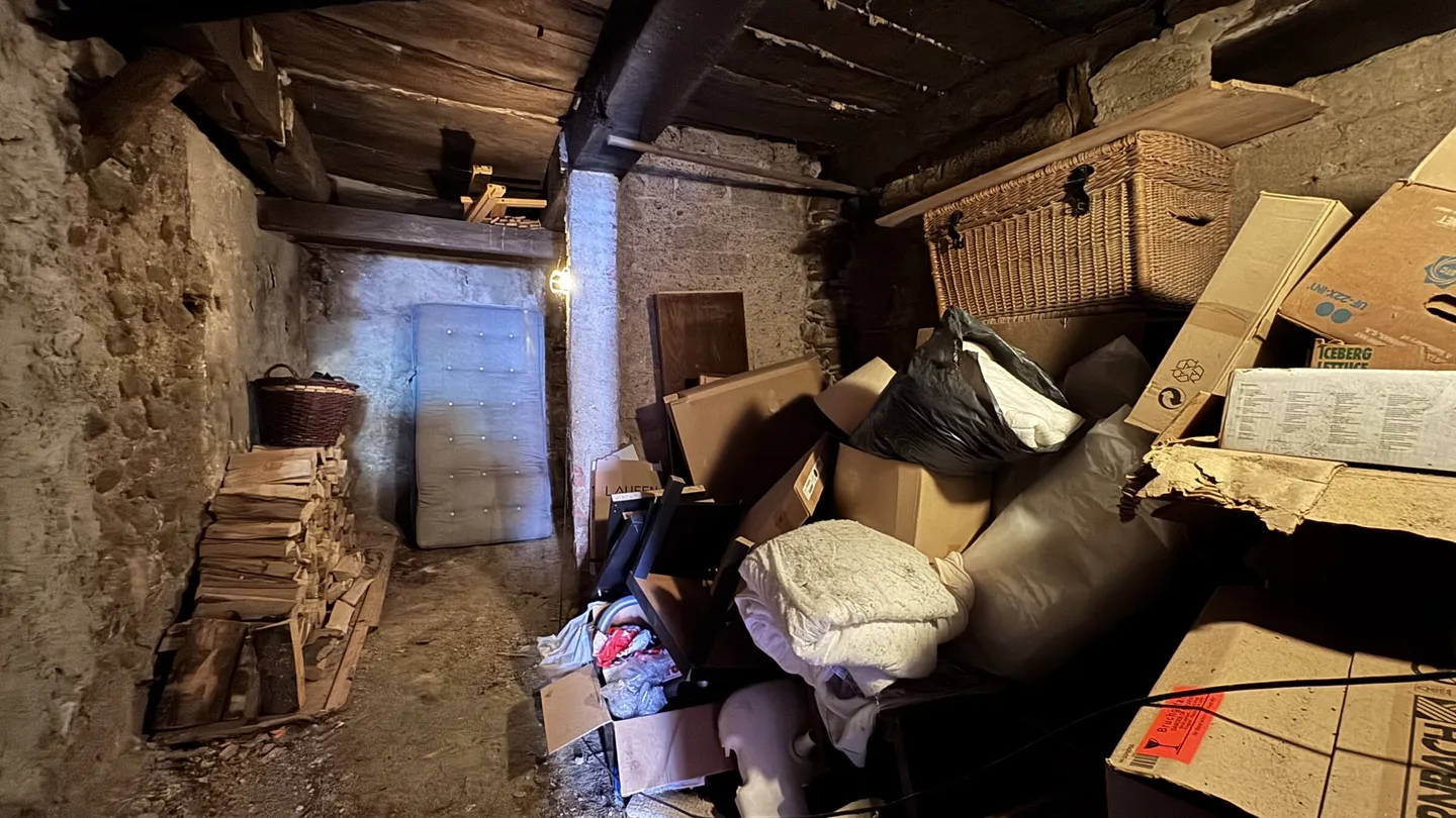 MAISON SPACIEUSE ET CARACTÉRISTIQUE DE 6,5 PIÈCES À CADRO - Photo 9 sur 10