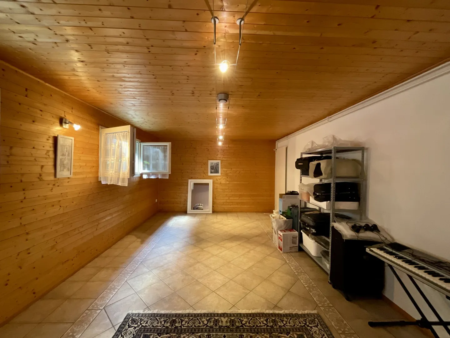 BEAUTIFUL AND SPACIOUS VILLA 7.5 ROOMS IN SAN PIETRO DI STABIO - Photo 9 of 9