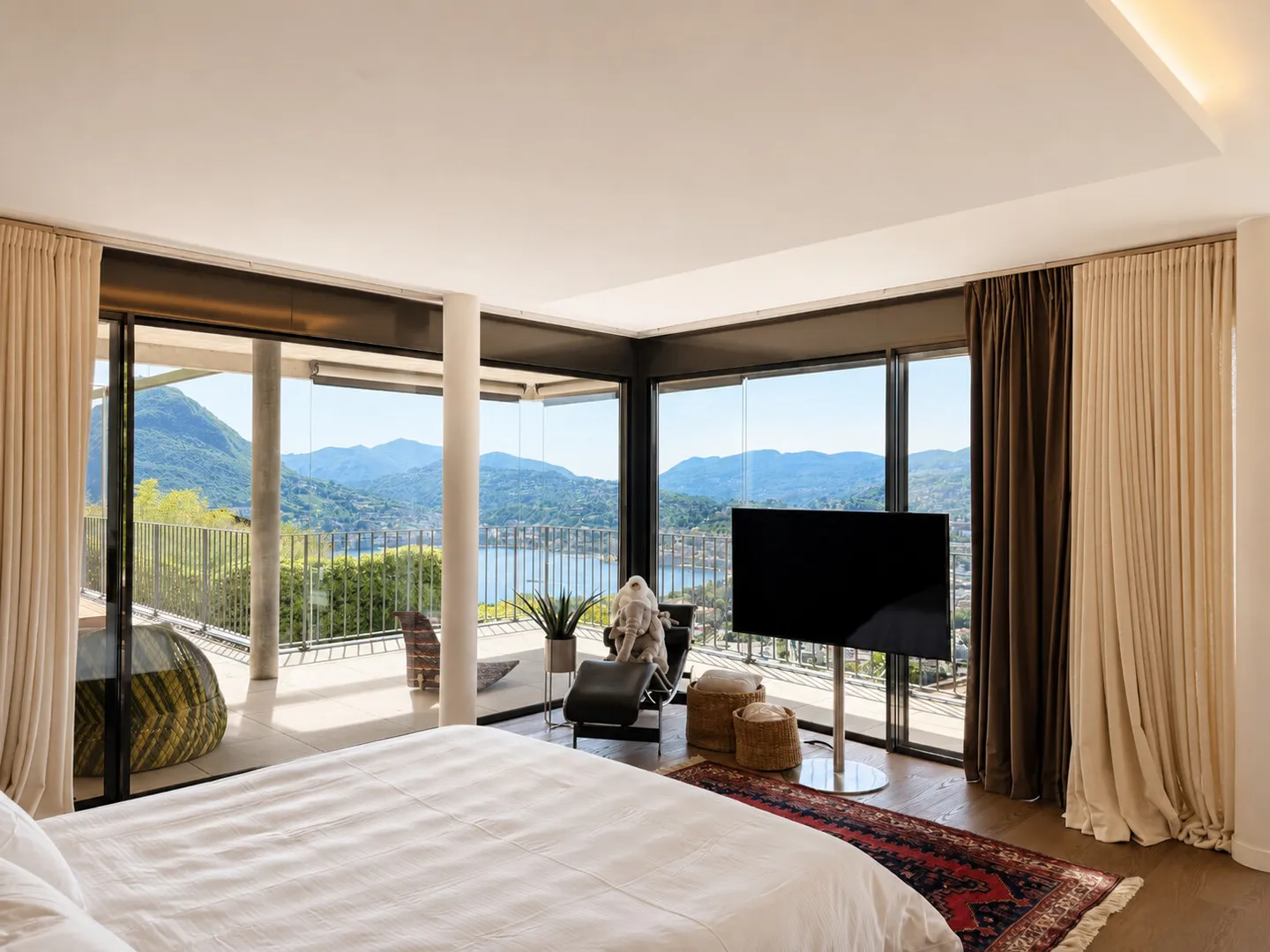 LUSSUOSA VILLA-APPARTAMENTO VISTA LAGO 8.5 LOC. A VIGANELLO - Foto 1 di 13
