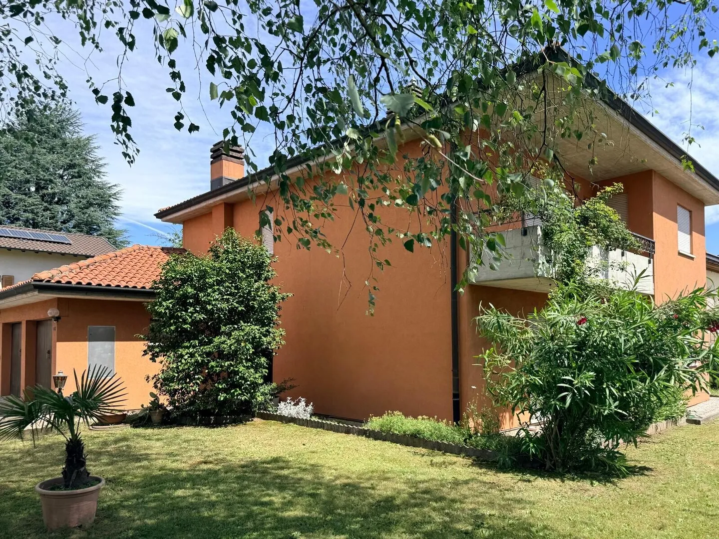 GERÄUMIGES UND SCHÖNES HAUS MIT 6 ZIMMERN UND KELLER IN GENESTRERIO - Foto 1 von 9