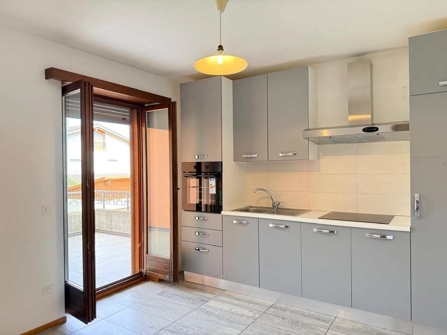 GERÄUMIGES UND SCHÖNES HAUS MIT 6 ZIMMERN UND KELLER IN GENESTRERIO - Foto 5 von 9