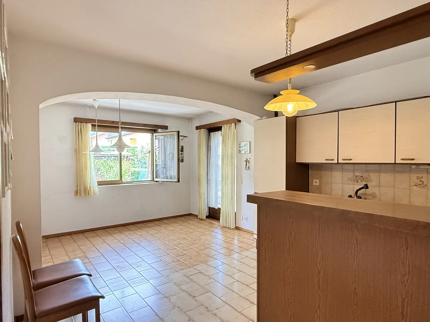 SPACIOUS 6-ROOM HOUSE WITH GARDEN AND CAVE IN GENESTRERIO - Photo 4 of 9