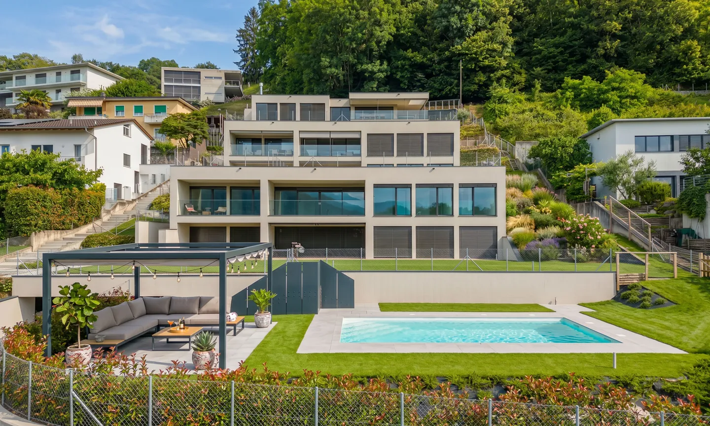 MODERNO E AMPIO 2.5 CON GIARDINO PRIVATO A PONTE CAPRIASCA - Foto 7 von 10