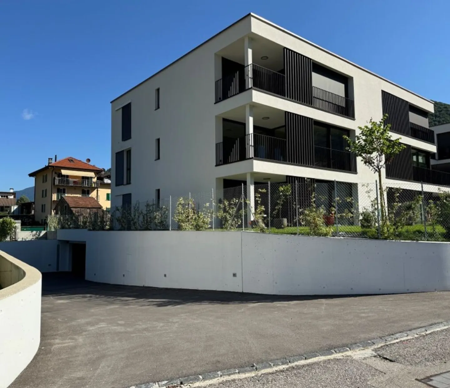 MODERNE ET SPACIEUSE 4.5 AVEC FINITIONS DE QUALITÉ À CAMIGNOLO - Photo 12 sur 13