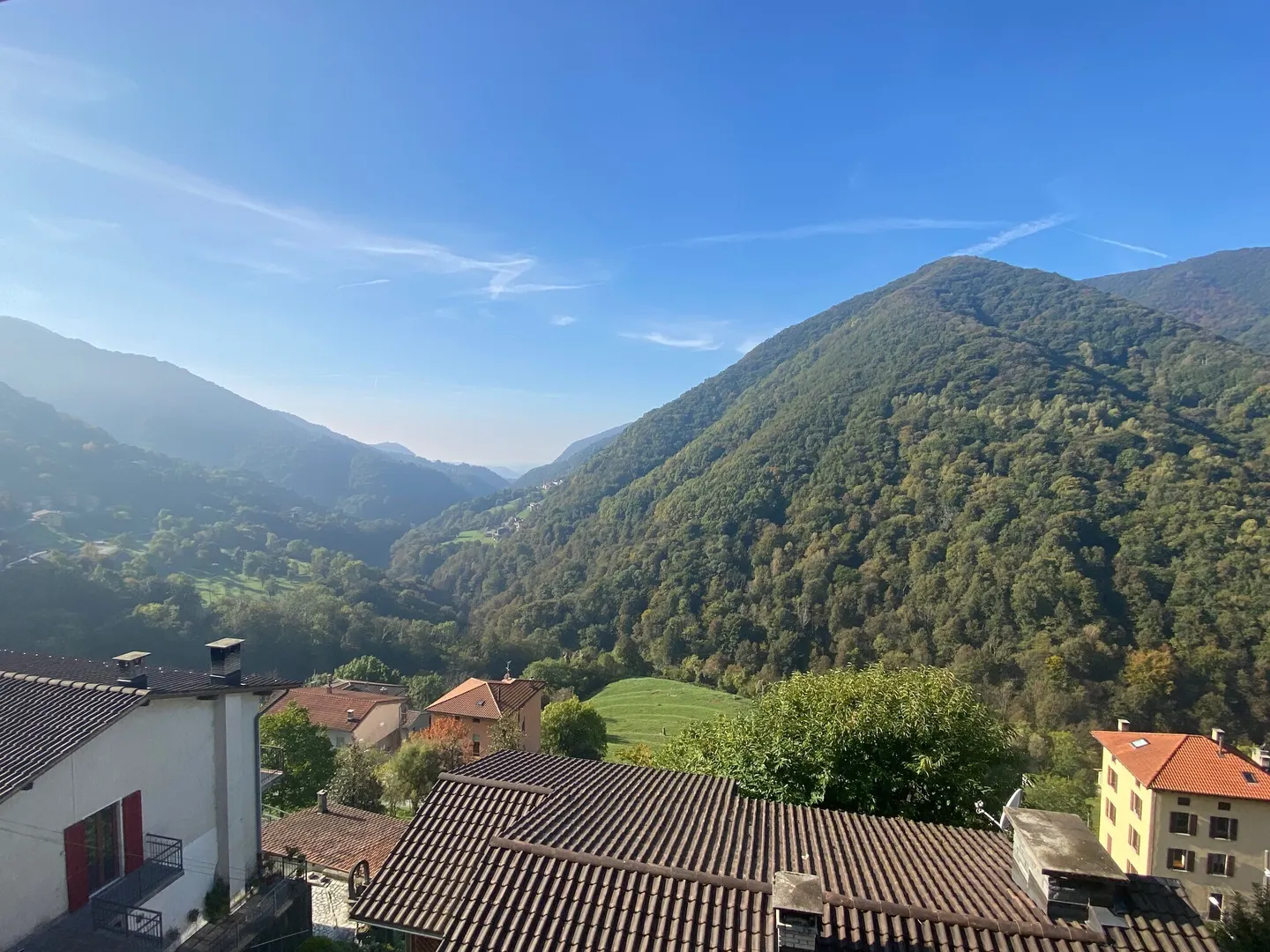 MAISON AVEC 2 APPARTEMENTS ET VUE PANORAMIQUE DANS LA VAL DI MUGGIO - Photo 4 sur 11