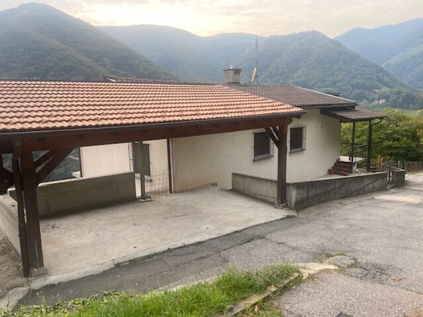 MAISON AVEC 2 APPARTEMENTS ET VUE PANORAMIQUE DANS LA VAL DI MUGGIO - Photo 9 sur 11