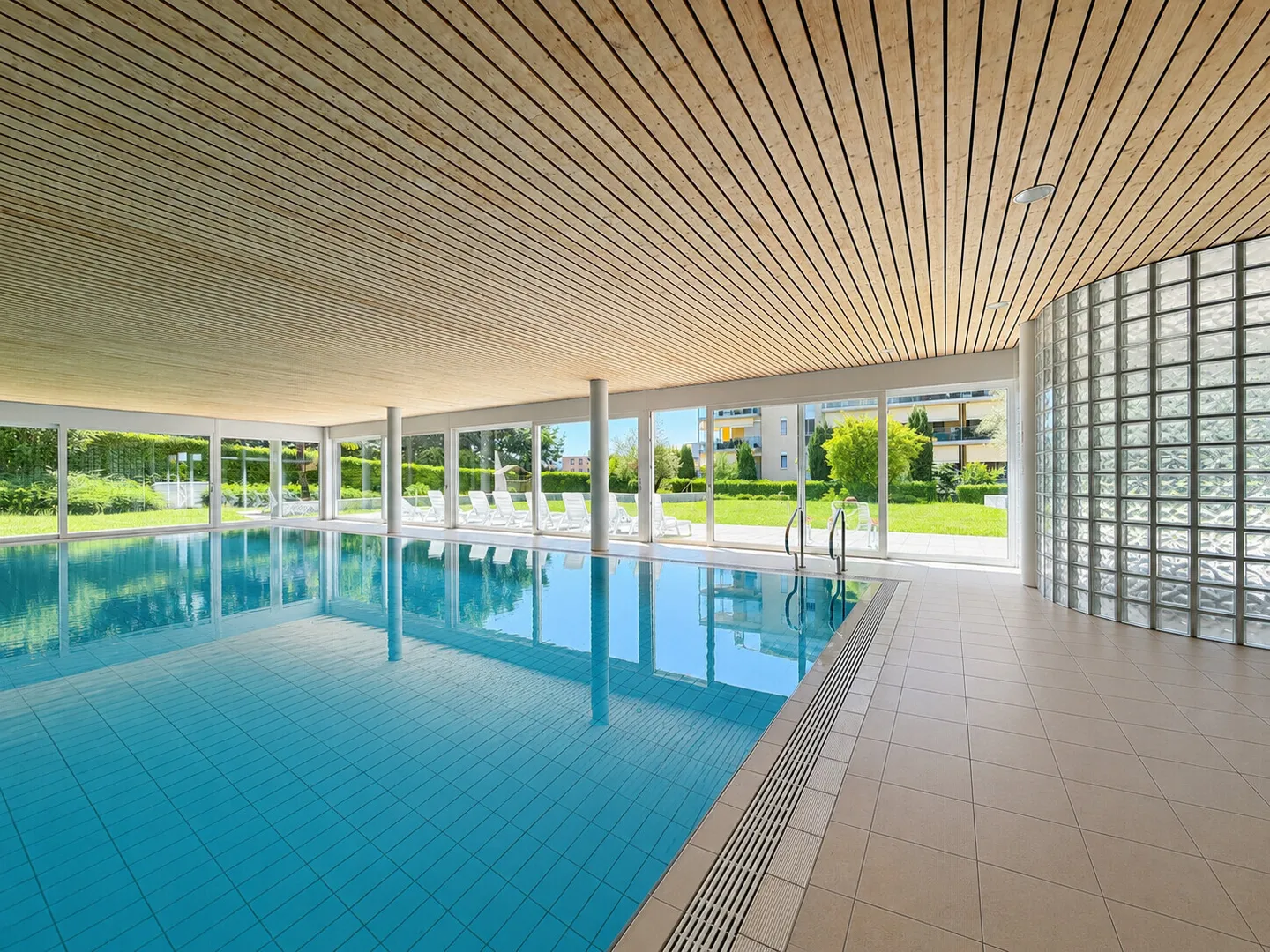 MODERNO 3.5 CON 2 GIARDINI, PISCINA E PALESTRA A PREGASSONA - Foto 1 di 9