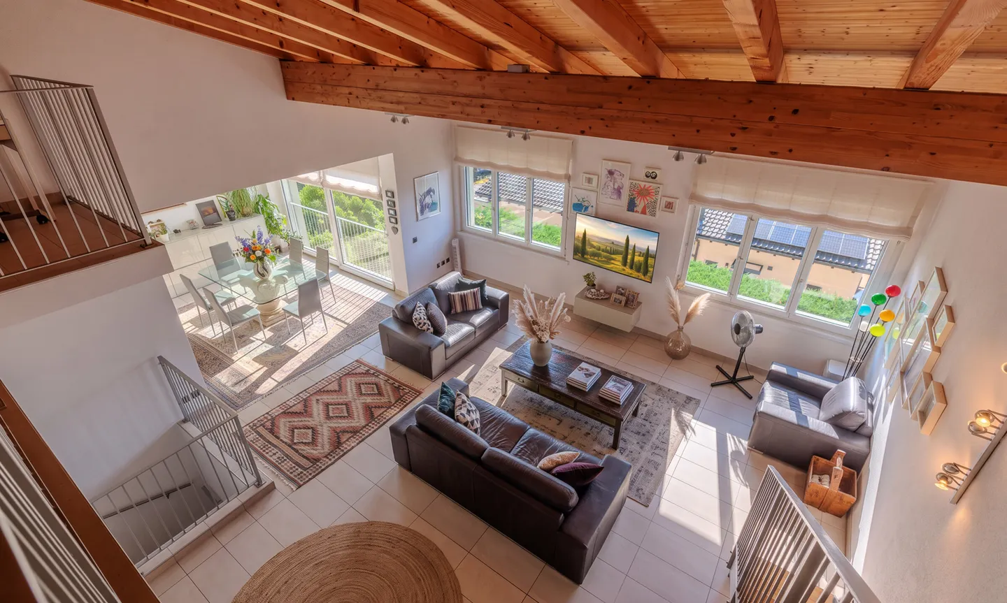BELLE MAISON MODERNE PANORAMIQUE DE 5,5 PIÈCES À CAPOLAGO - Photo 1 sur 9