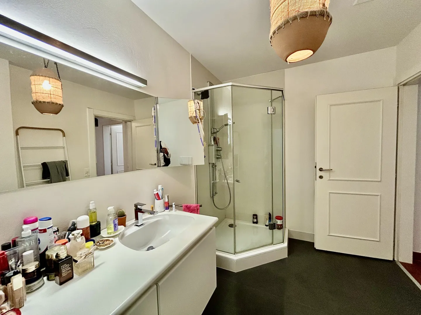 ZU VERMIETEN GERÄUMIGE VILLA MIT 6 ZIMMERN UND SEEBLICK IN NEGGIO - Foto 5 von 9