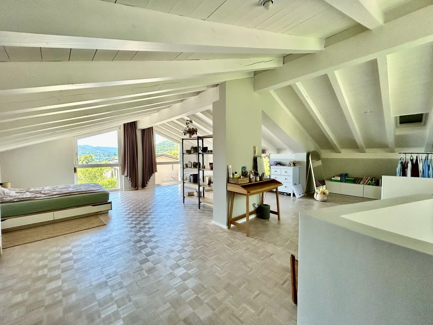 ZU VERMIETEN GERÄUMIGE VILLA MIT 6 ZIMMERN UND SEEBLICK IN NEGGIO - Foto 8 von 9
