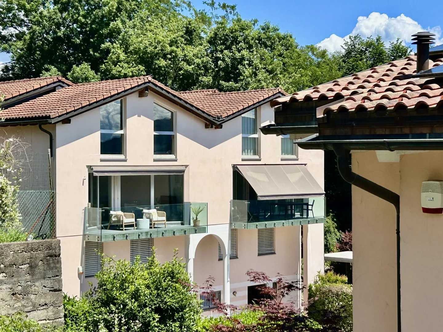 ZU VERMIETEN GERÄUMIGE VILLA MIT 6 ZIMMERN UND SEEBLICK IN NEGGIO - Foto 9 von 9