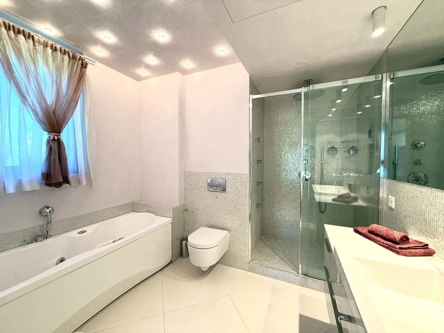 DUPLEX 4.5 LAKE VIEW ON COLLINA D'ORO JUST STEPS FROM TASIS - Photo 7 of 9